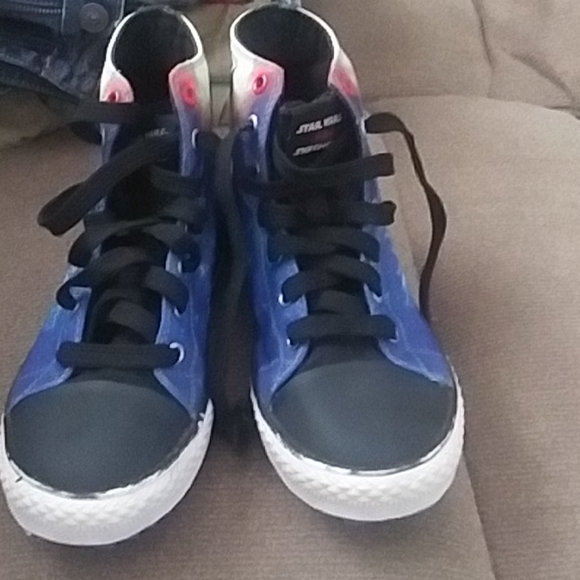 Shoes - Picture 3 of 4